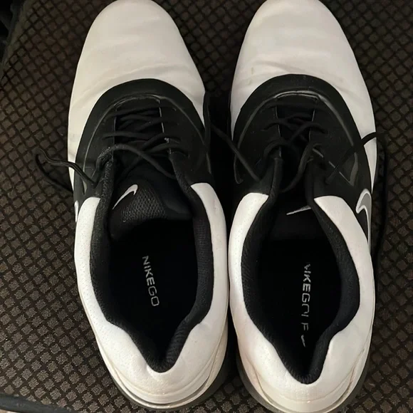 Nike Golf Shoes - Picture 2 of 7